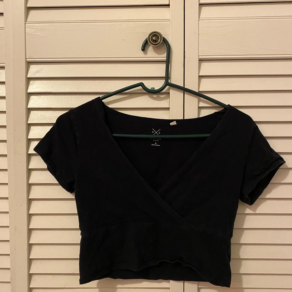 Black crossover PacSun croptop.